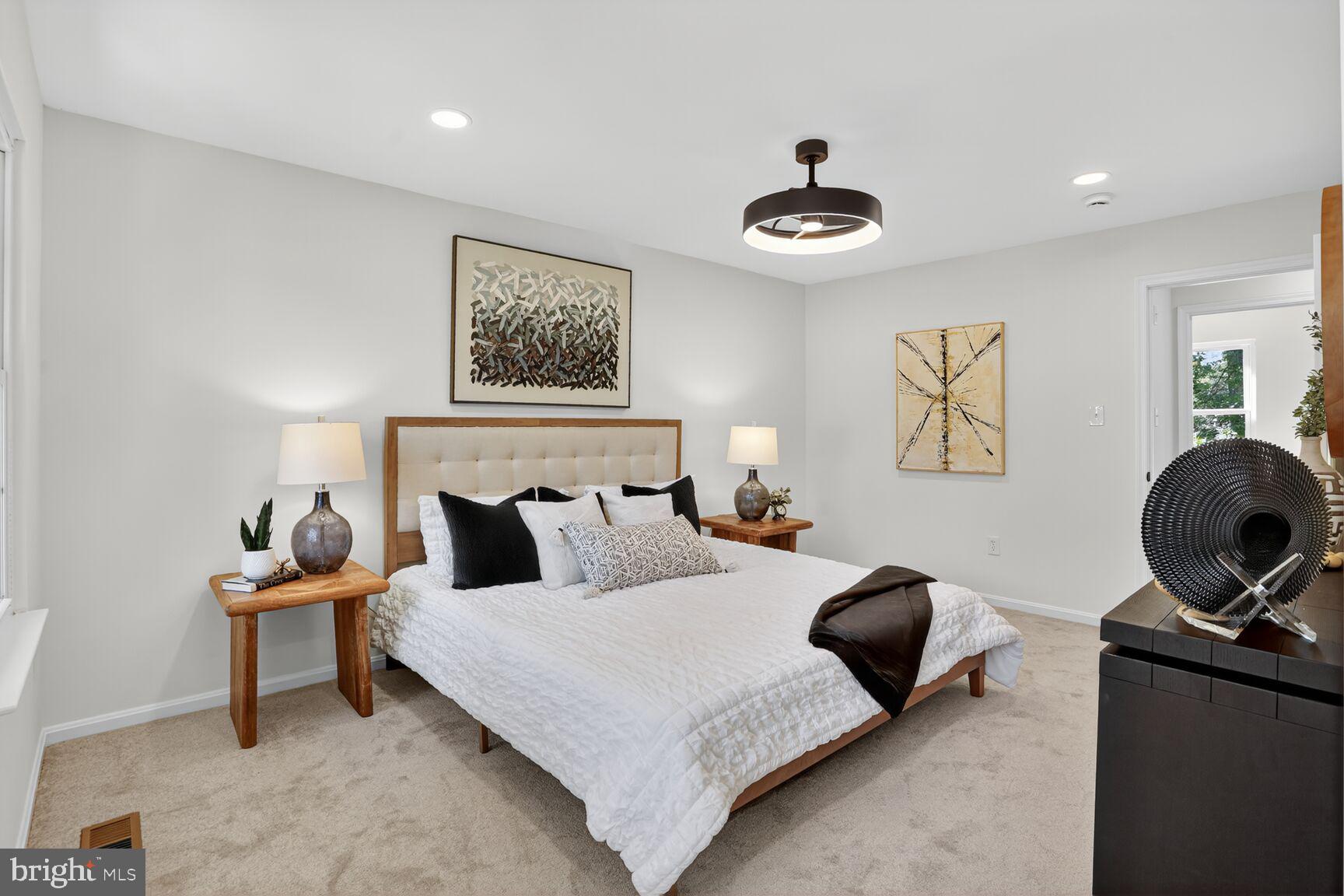 LAKE FOREST - Residential