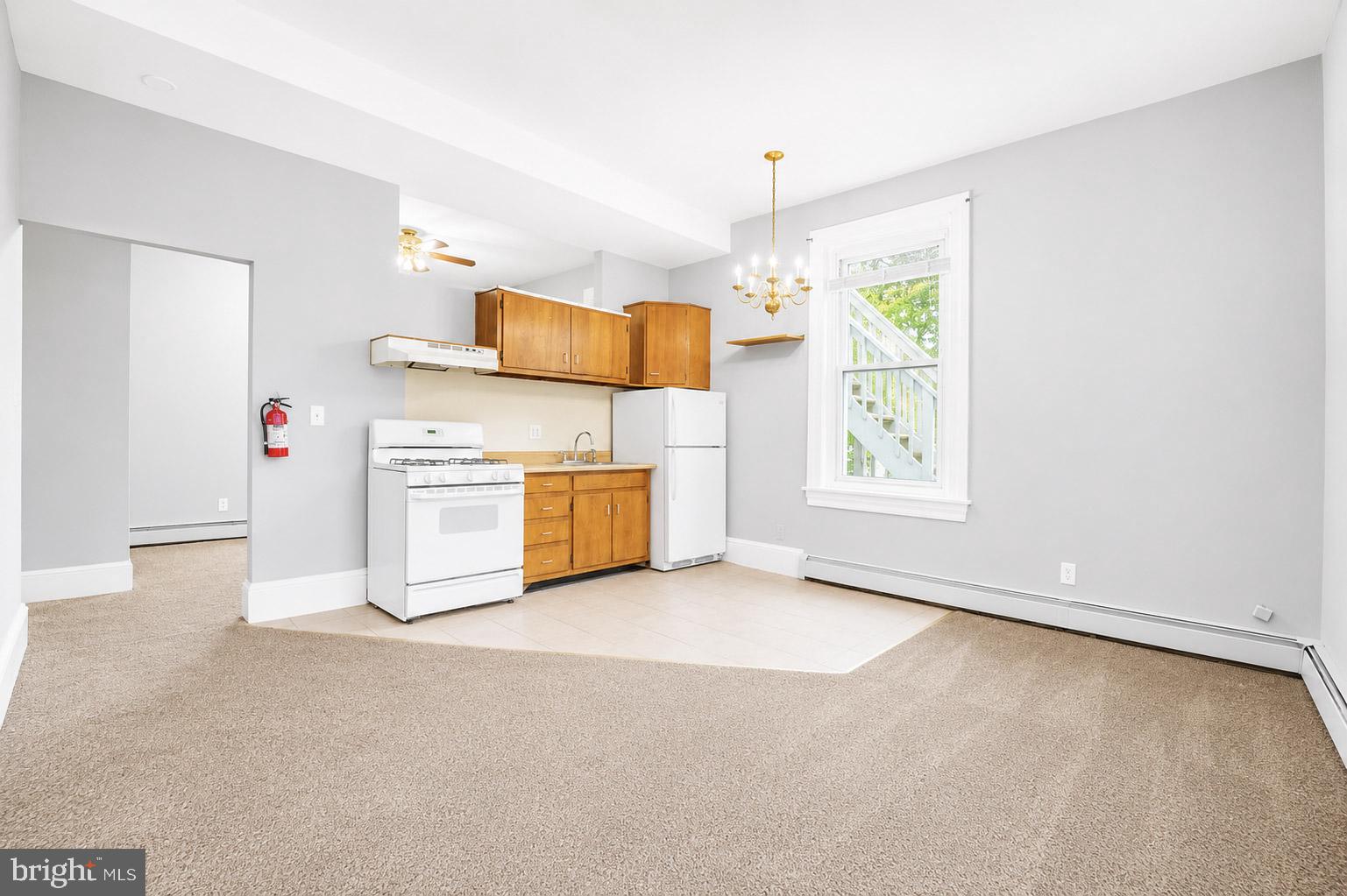 239 VINE STREET 5