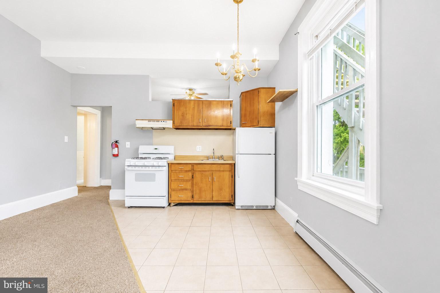239 VINE STREET 5