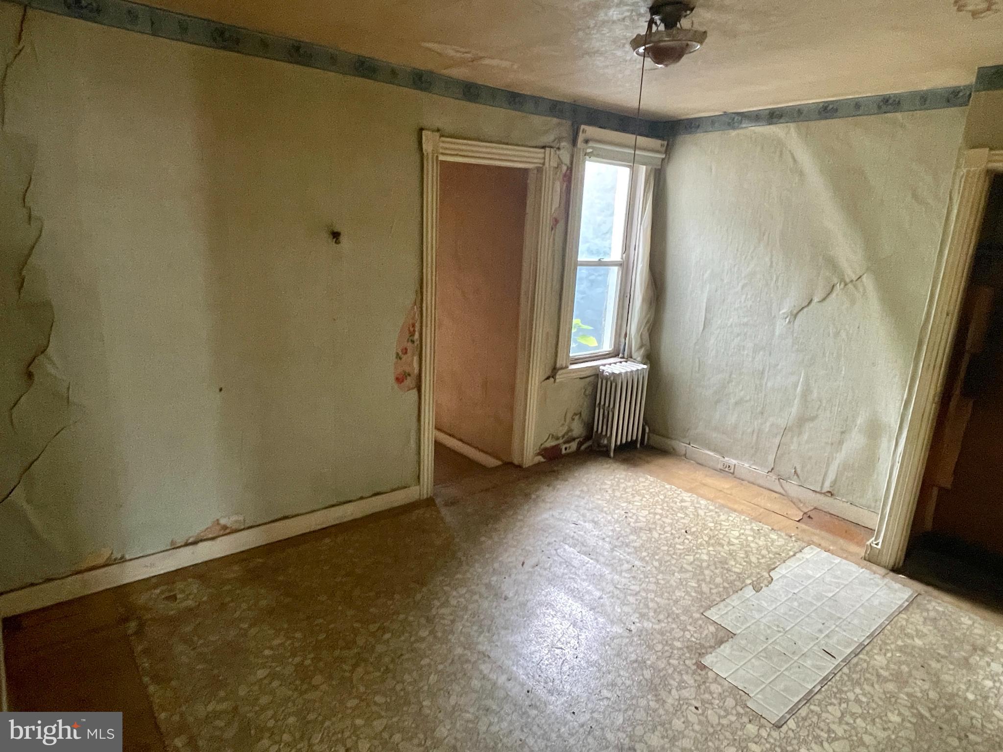 BROADWAY EAST - Residential