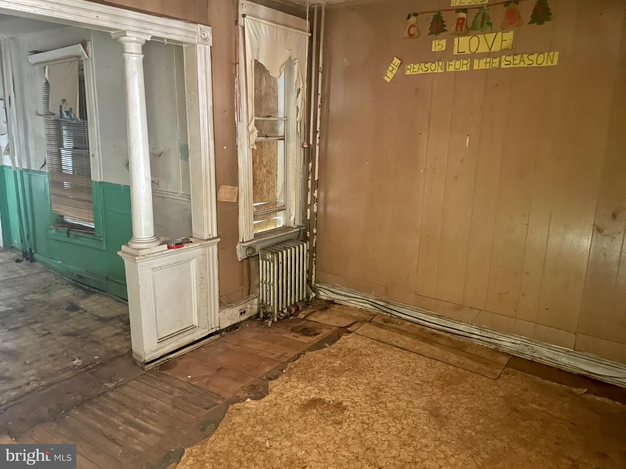 BROADWAY EAST - Residential