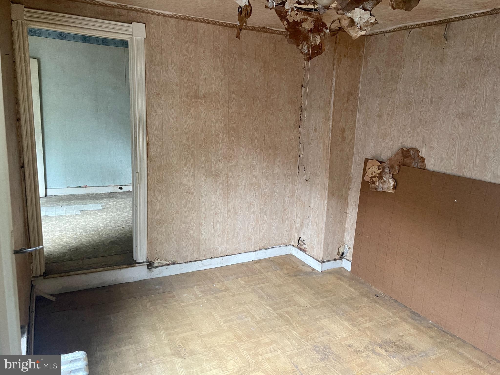 BROADWAY EAST - Residential