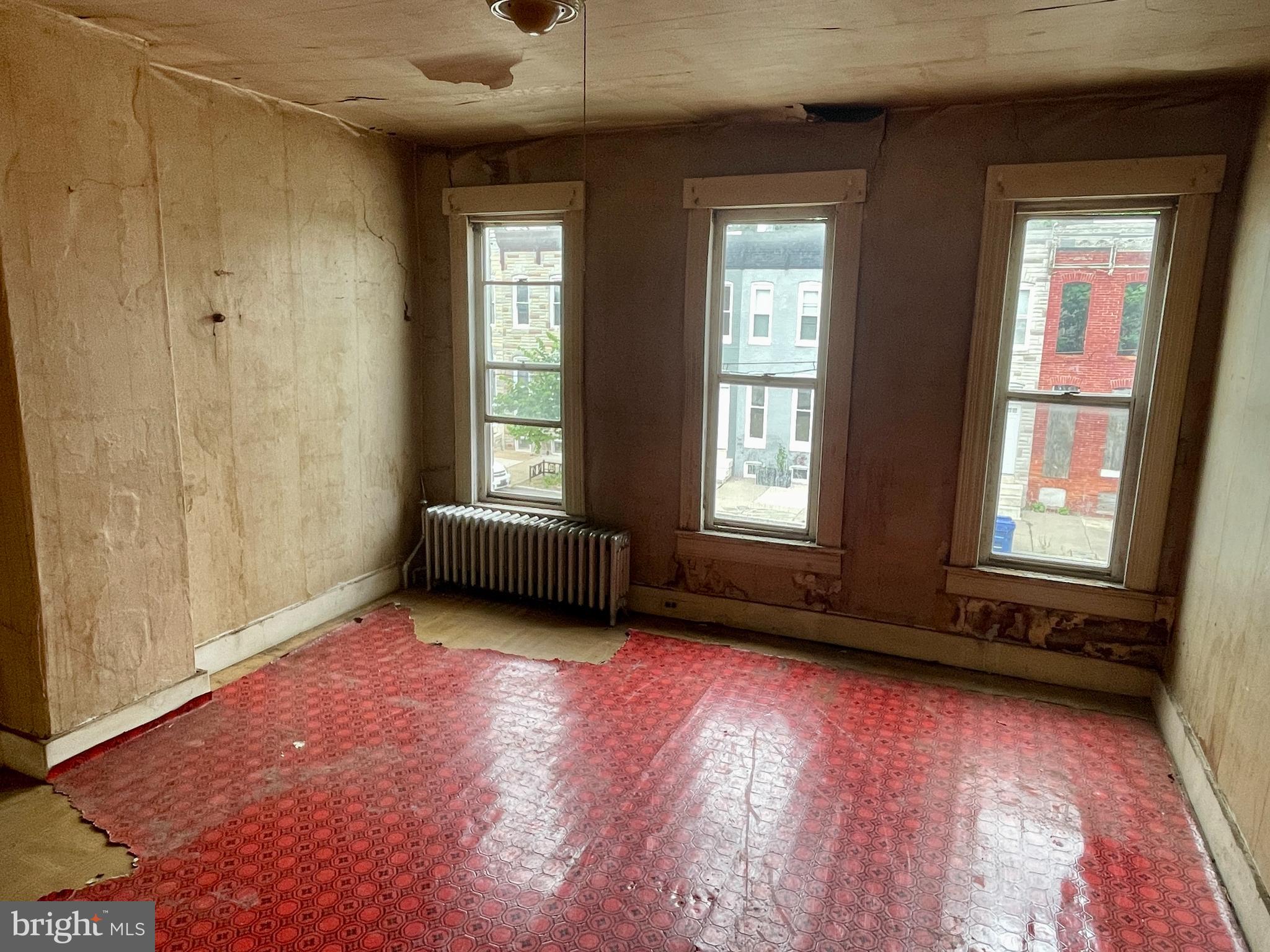 BROADWAY EAST - Residential