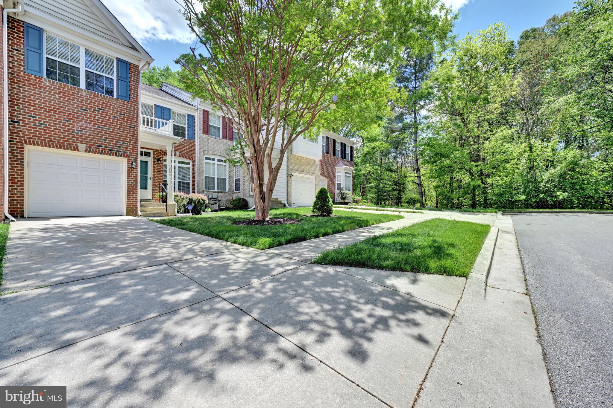 1805 FOXWOOD CIRCLE