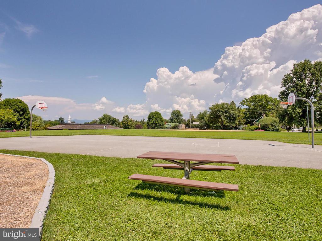 GLENBROOK - Residential