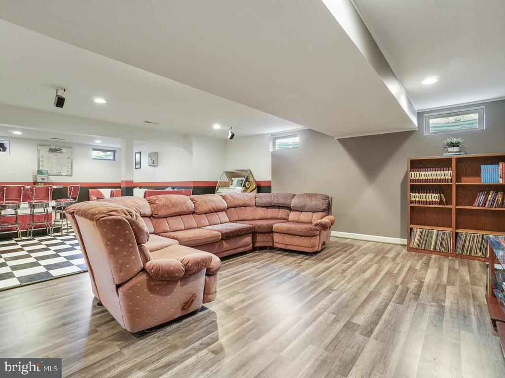 GLENBROOK - Residential