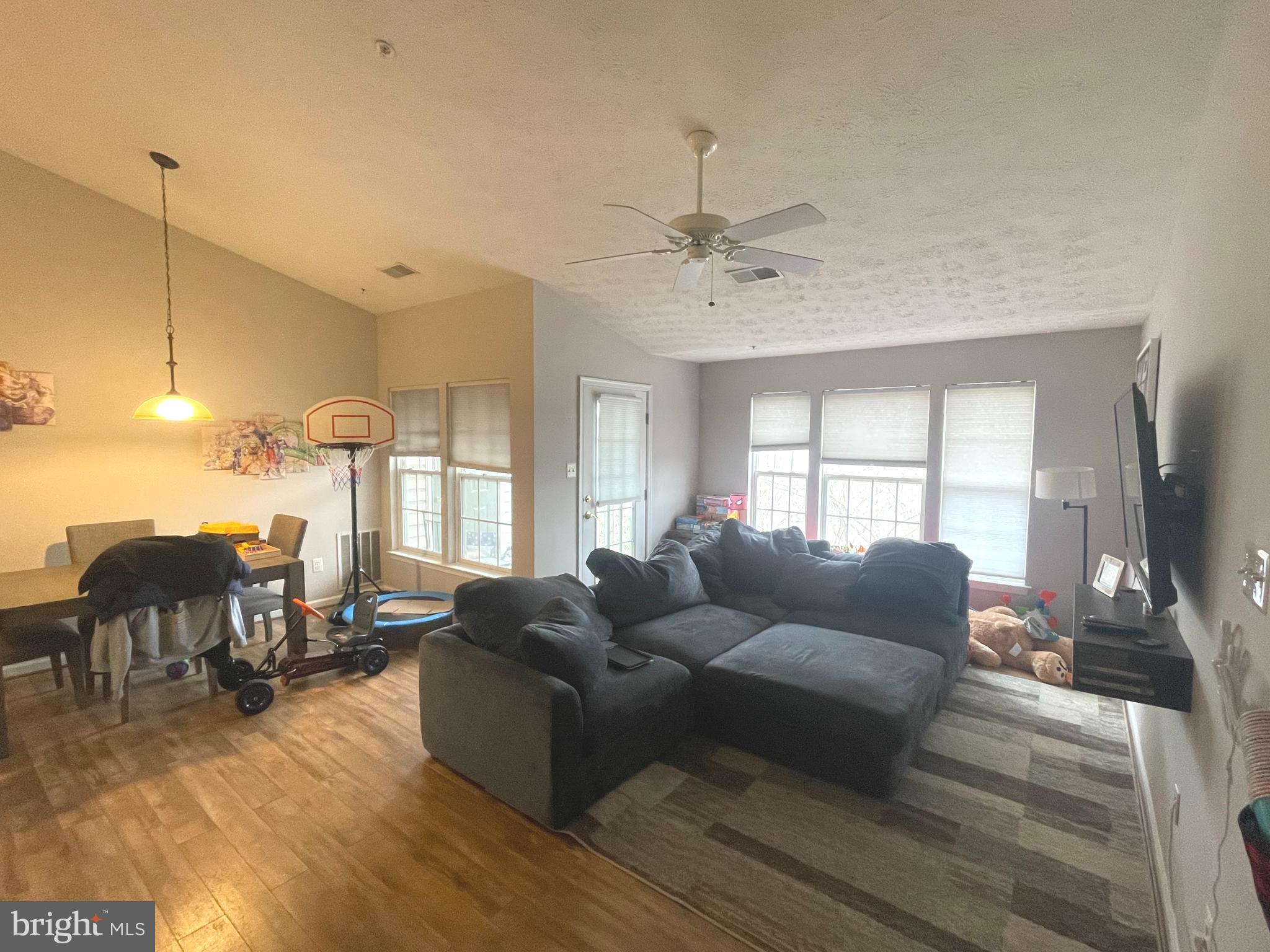 BUCKINGHAM CONDOMINIUMS - Residential Lease