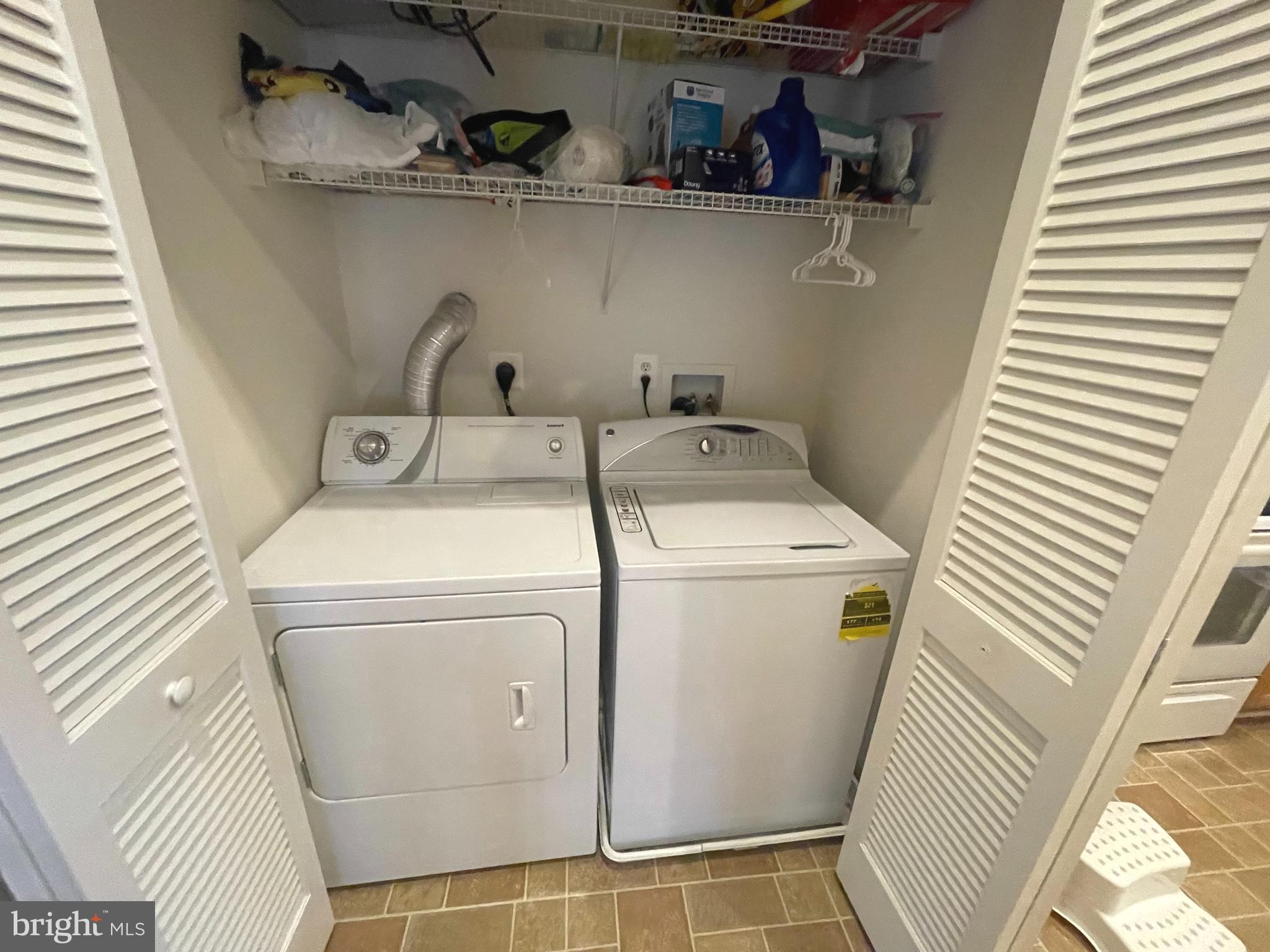 BUCKINGHAM CONDOMINIUMS - Residential Lease