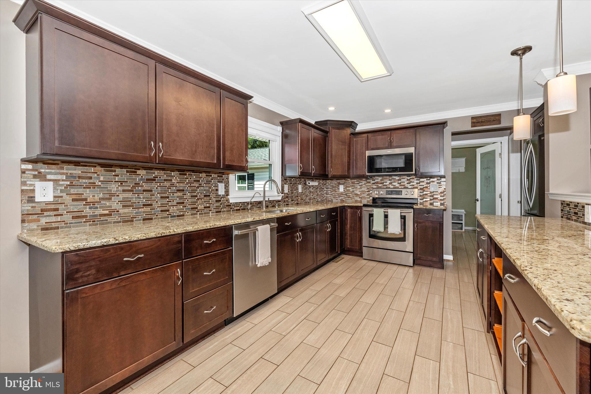 BROADVIEW ACRES - Residential