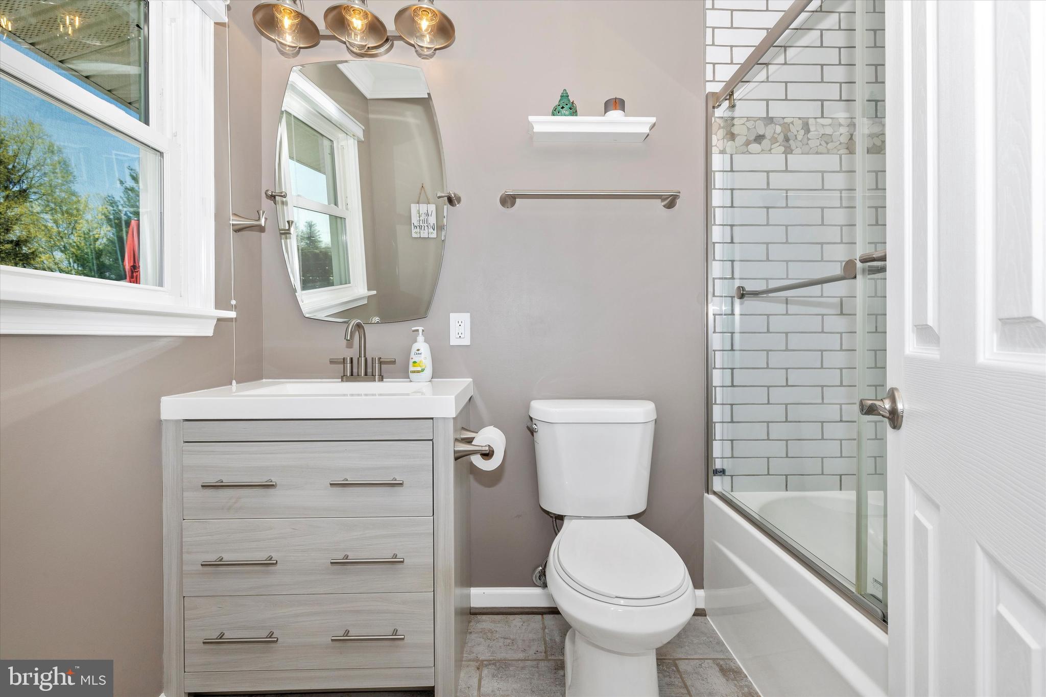 BROADVIEW ACRES - Residential