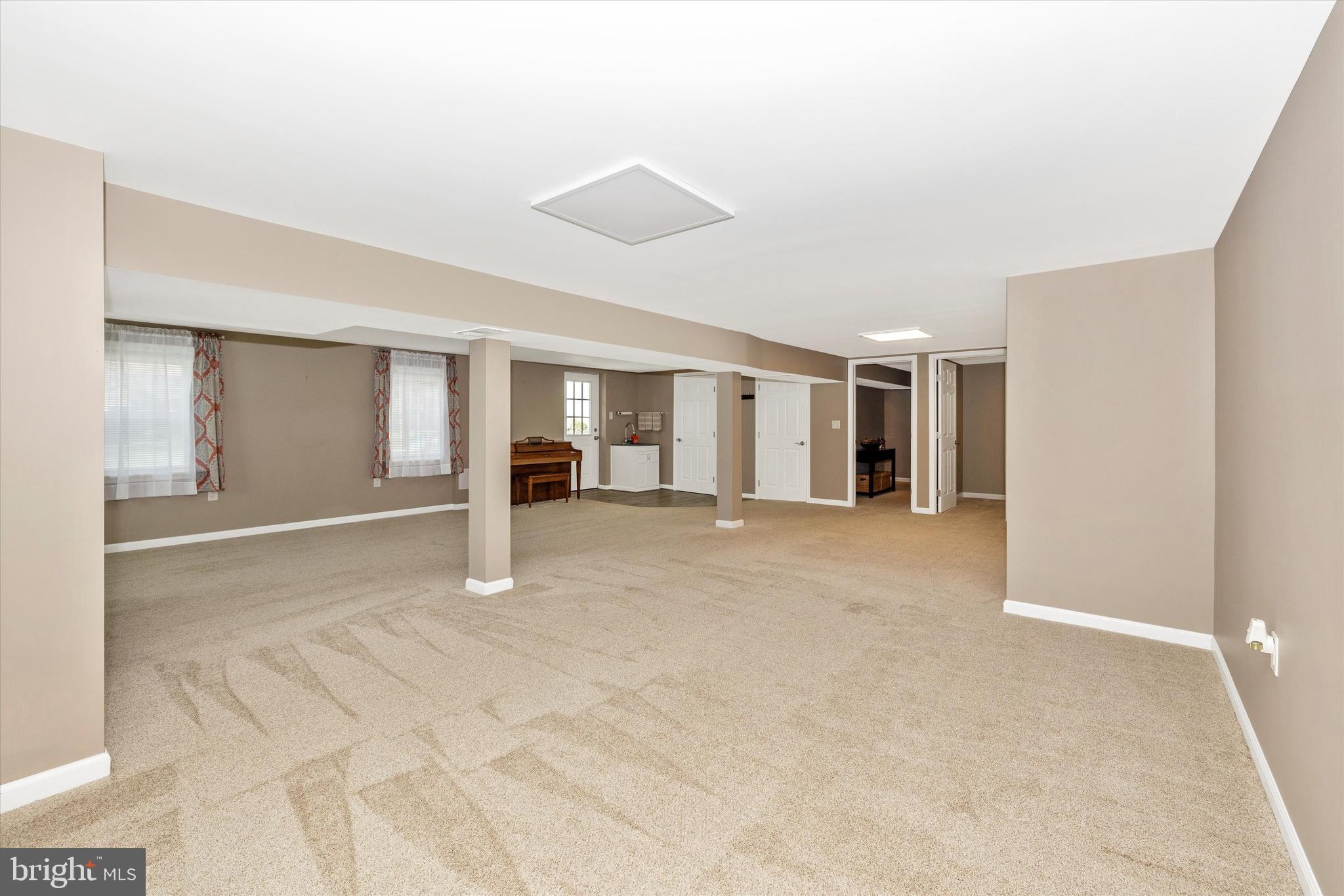 BROADVIEW ACRES - Residential