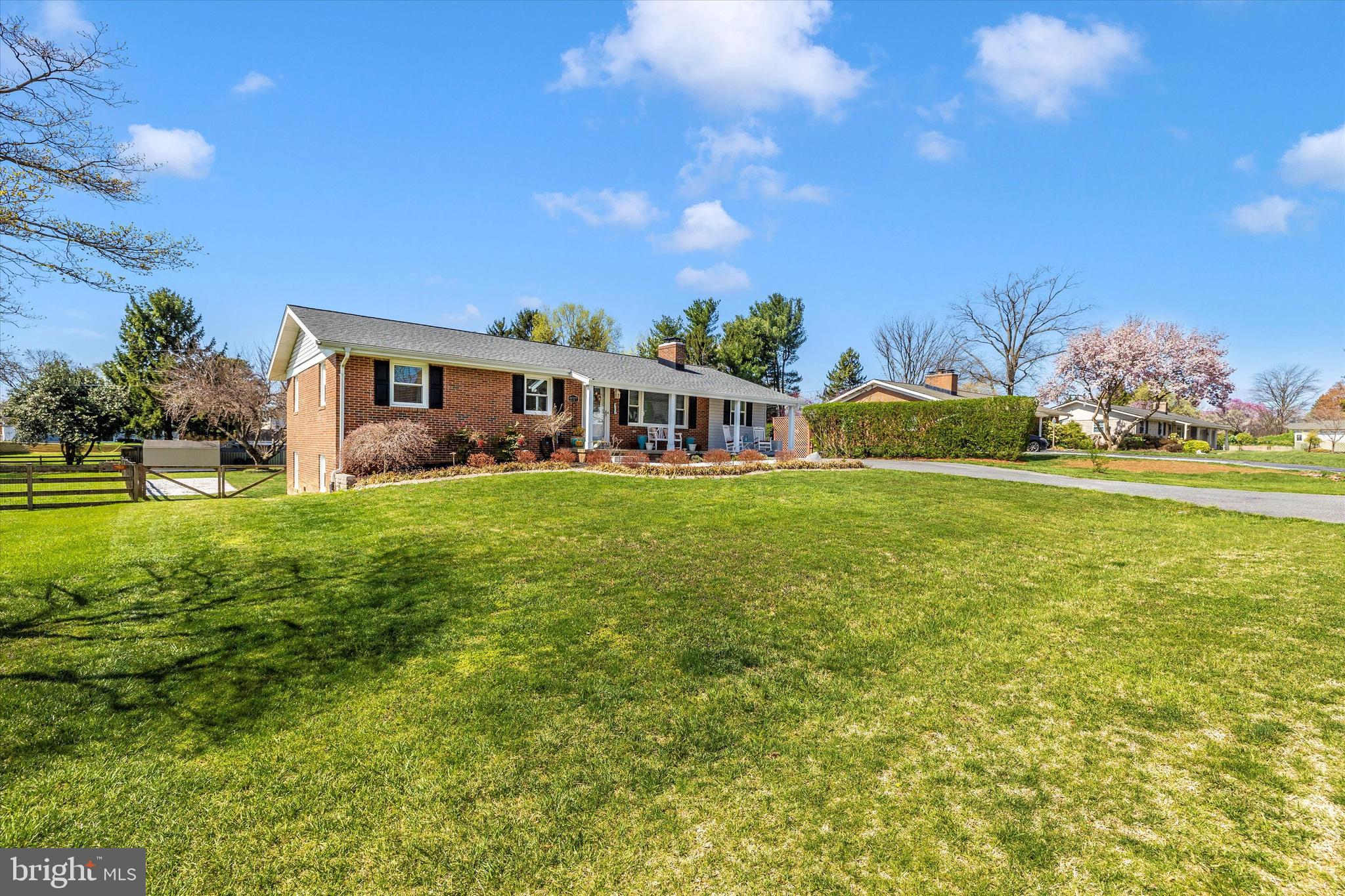 BROADVIEW ACRES - Residential