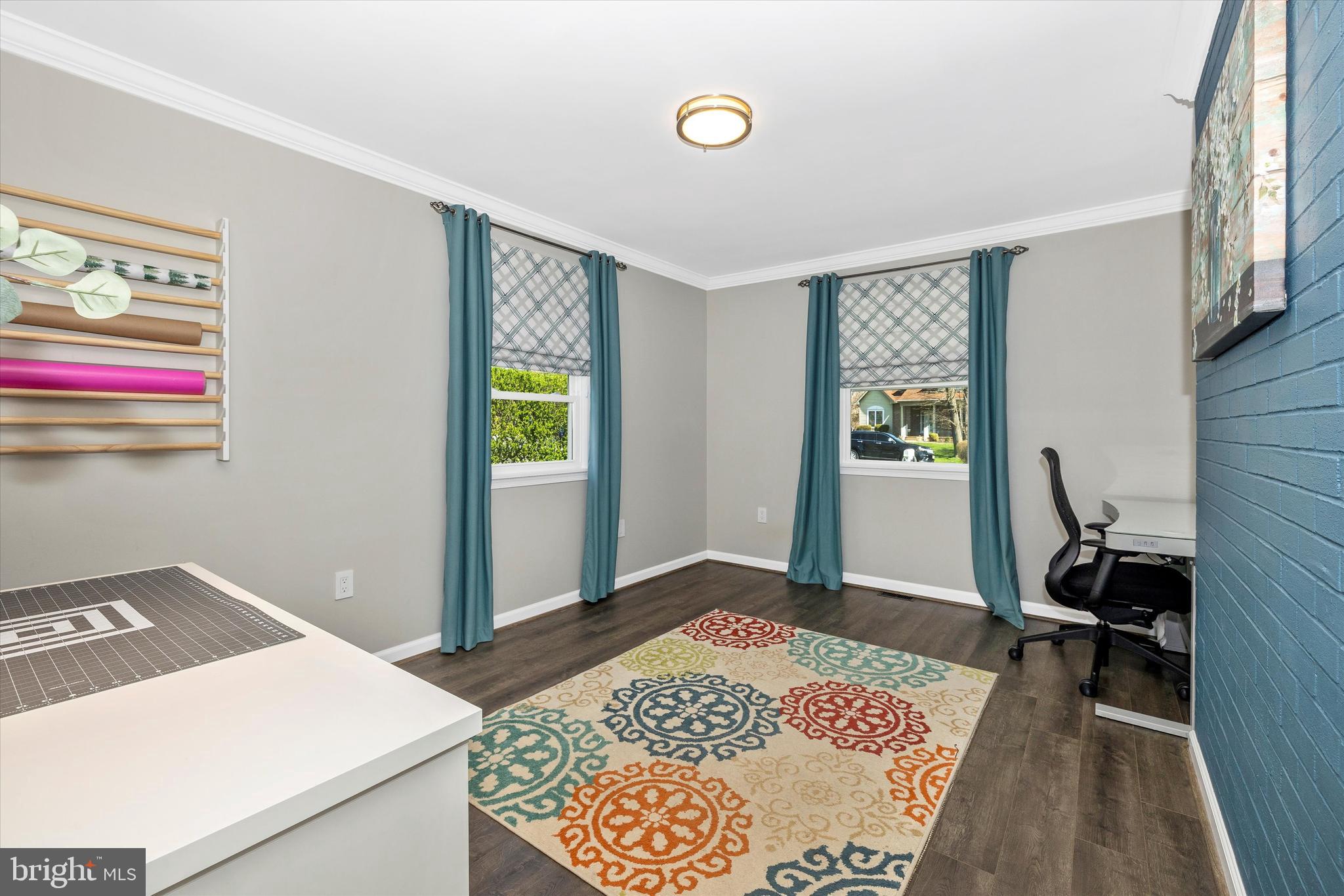 BROADVIEW ACRES - Residential