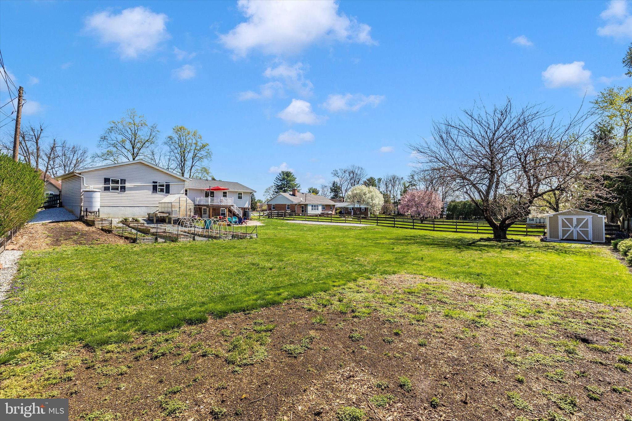 BROADVIEW ACRES - Residential