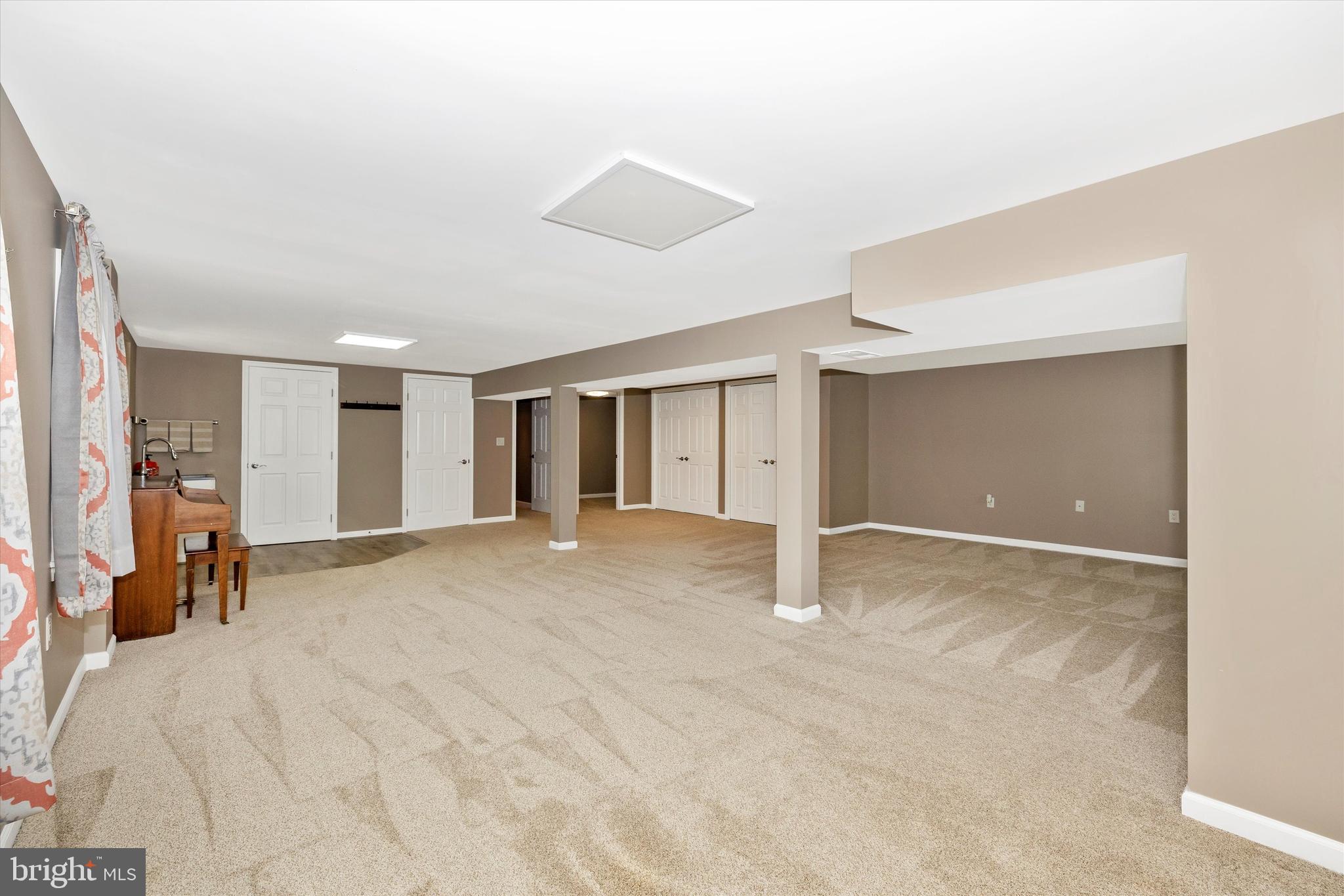 BROADVIEW ACRES - Residential