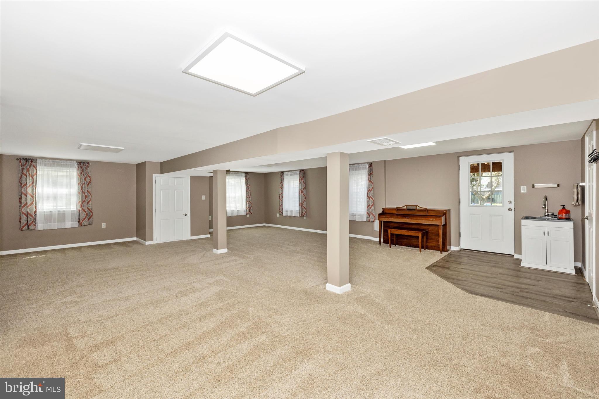 BROADVIEW ACRES - Residential