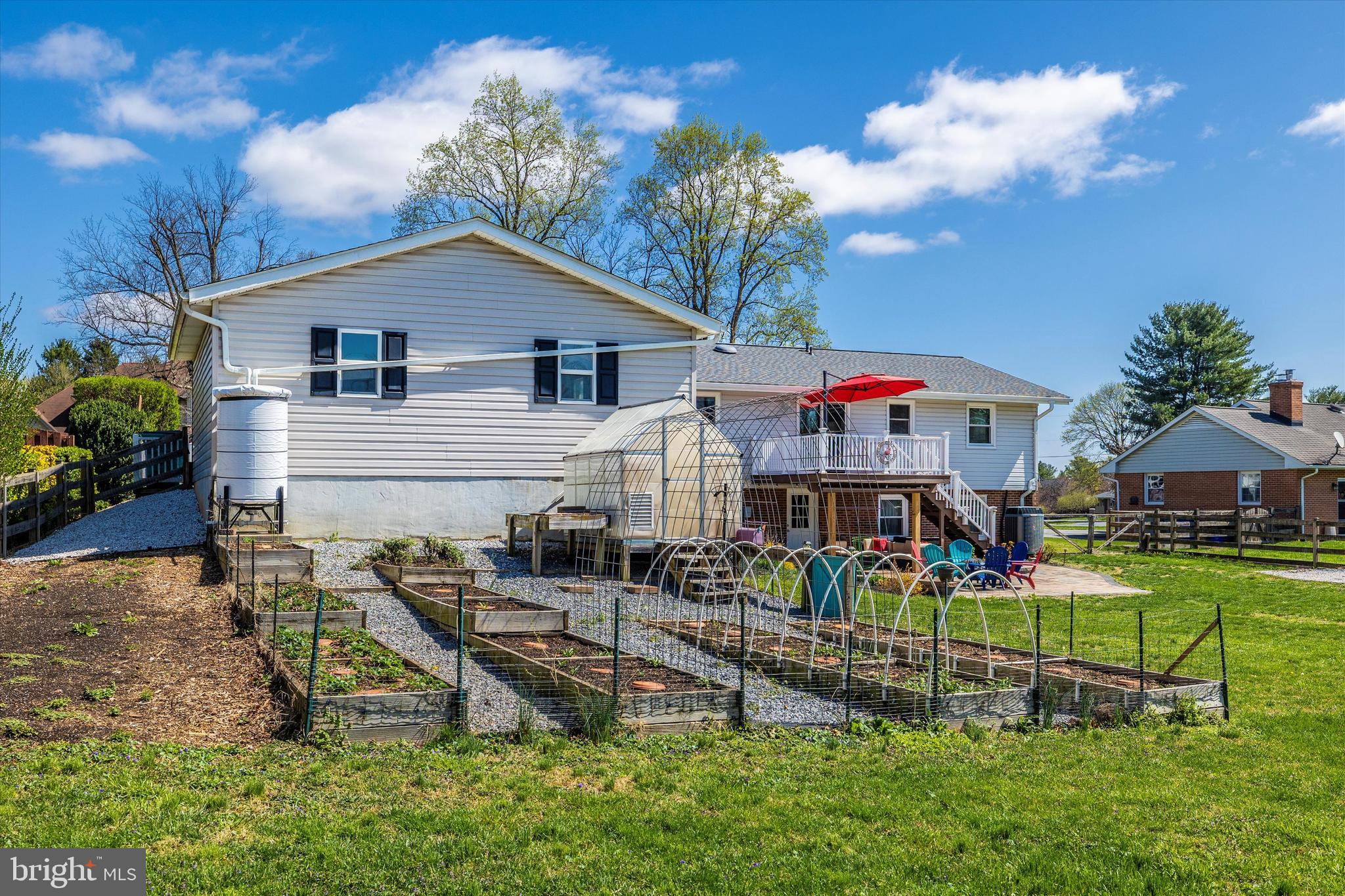 BROADVIEW ACRES - Residential