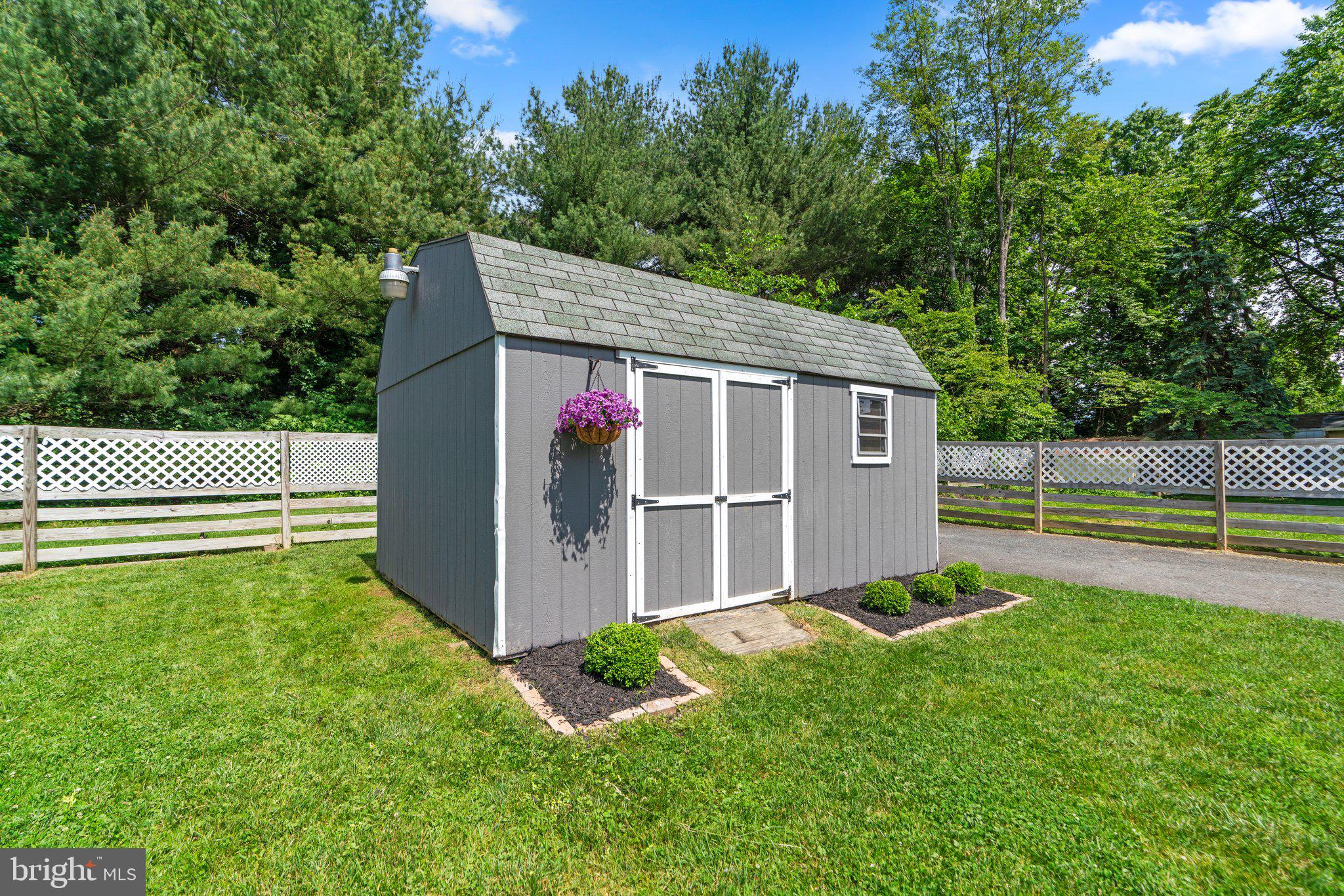 HILLSDALE - Residential