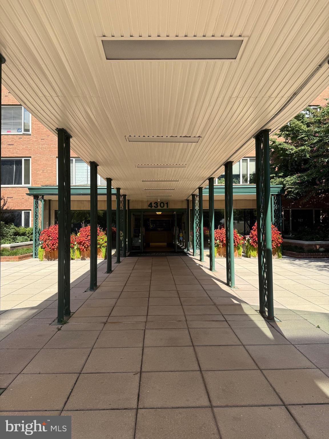 4301 MASSACHUSETTS AVENUE NW 3004