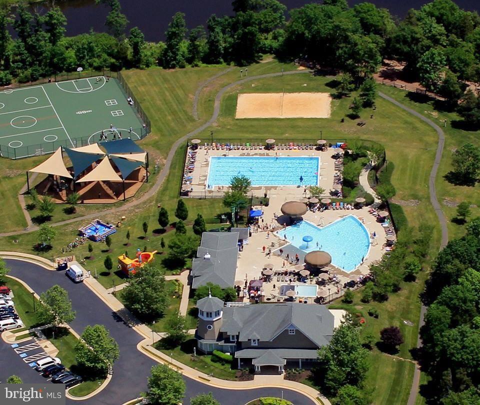 VICTORY LAKES - Residential