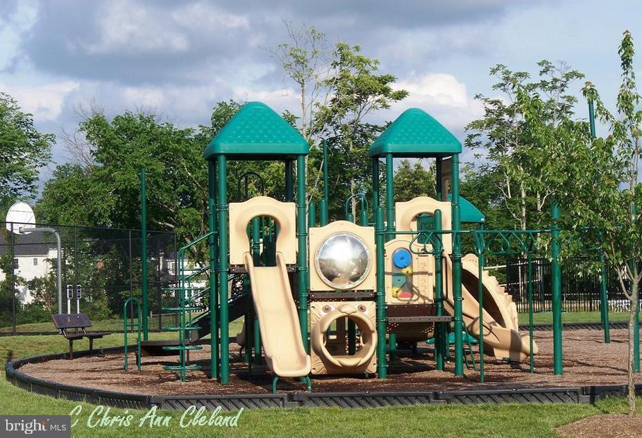 VICTORY LAKES - Residential