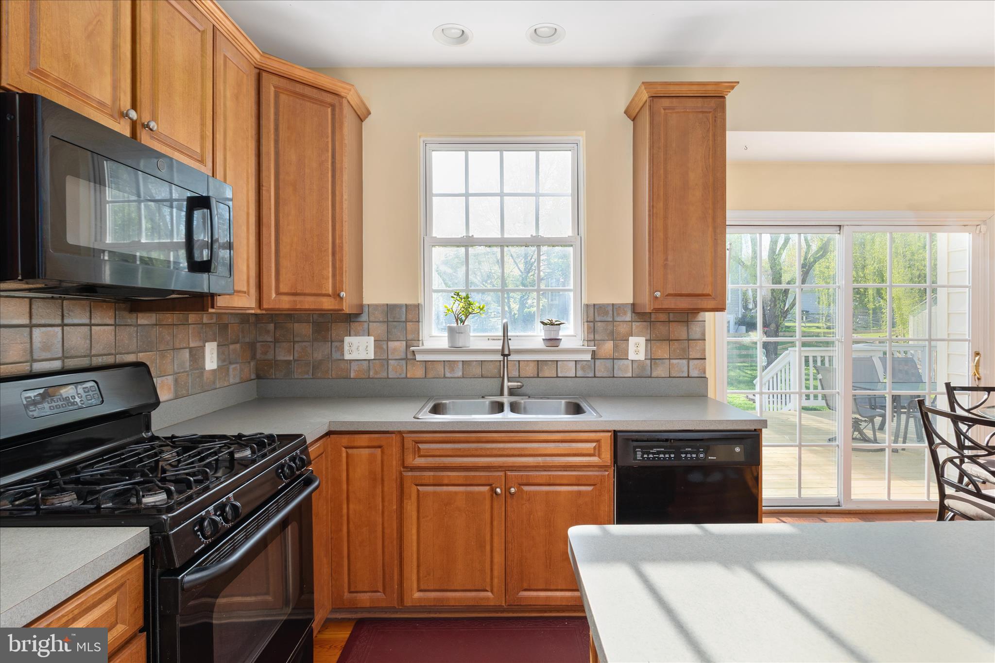 VICTORY LAKES - Residential