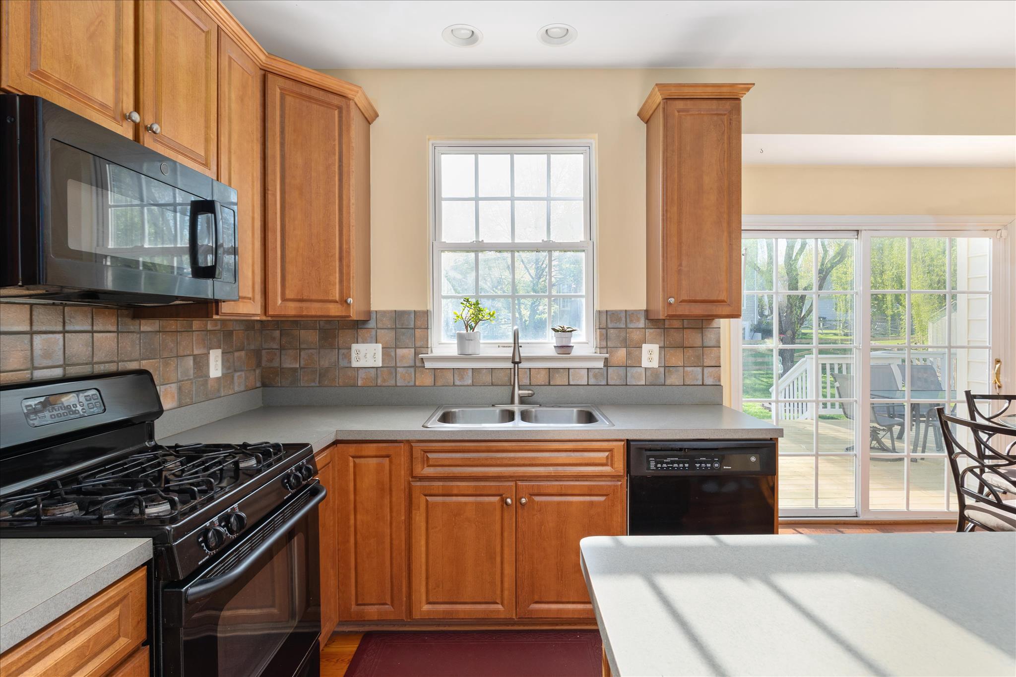 VICTORY LAKES - Residential