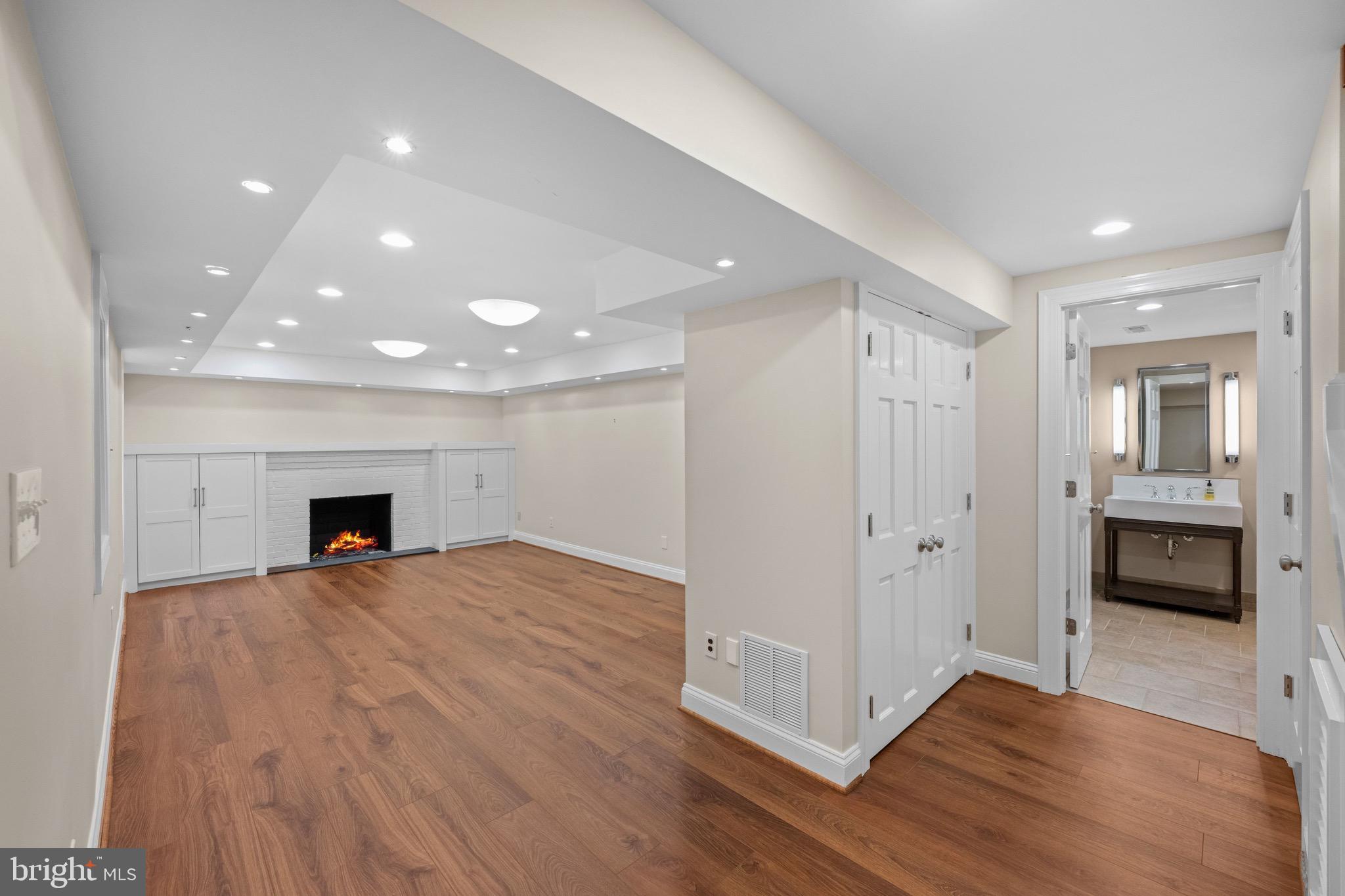 LONGWOOD - Residential