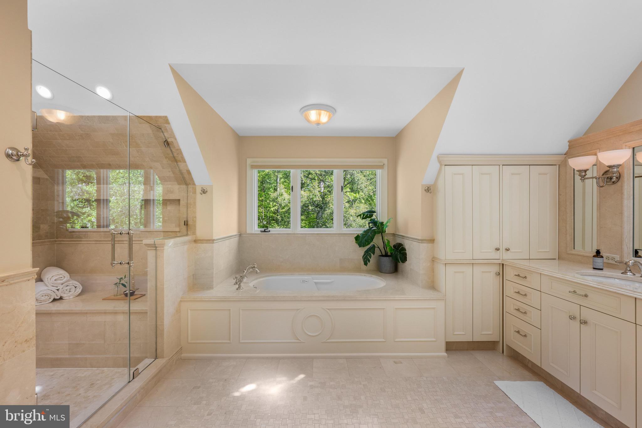 LONGWOOD - Residential