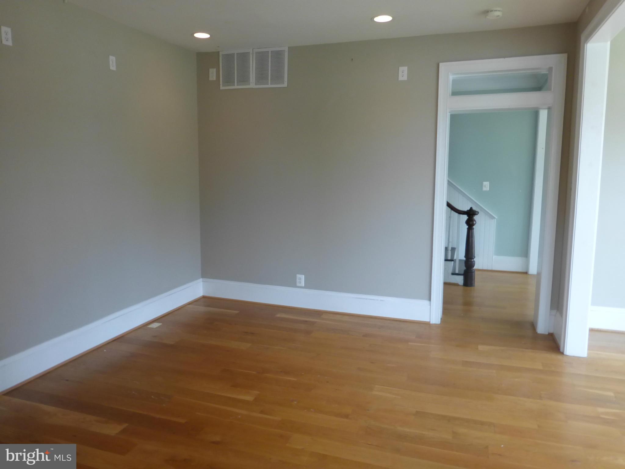 MOUNTAIN VIEW - Commercial Lease