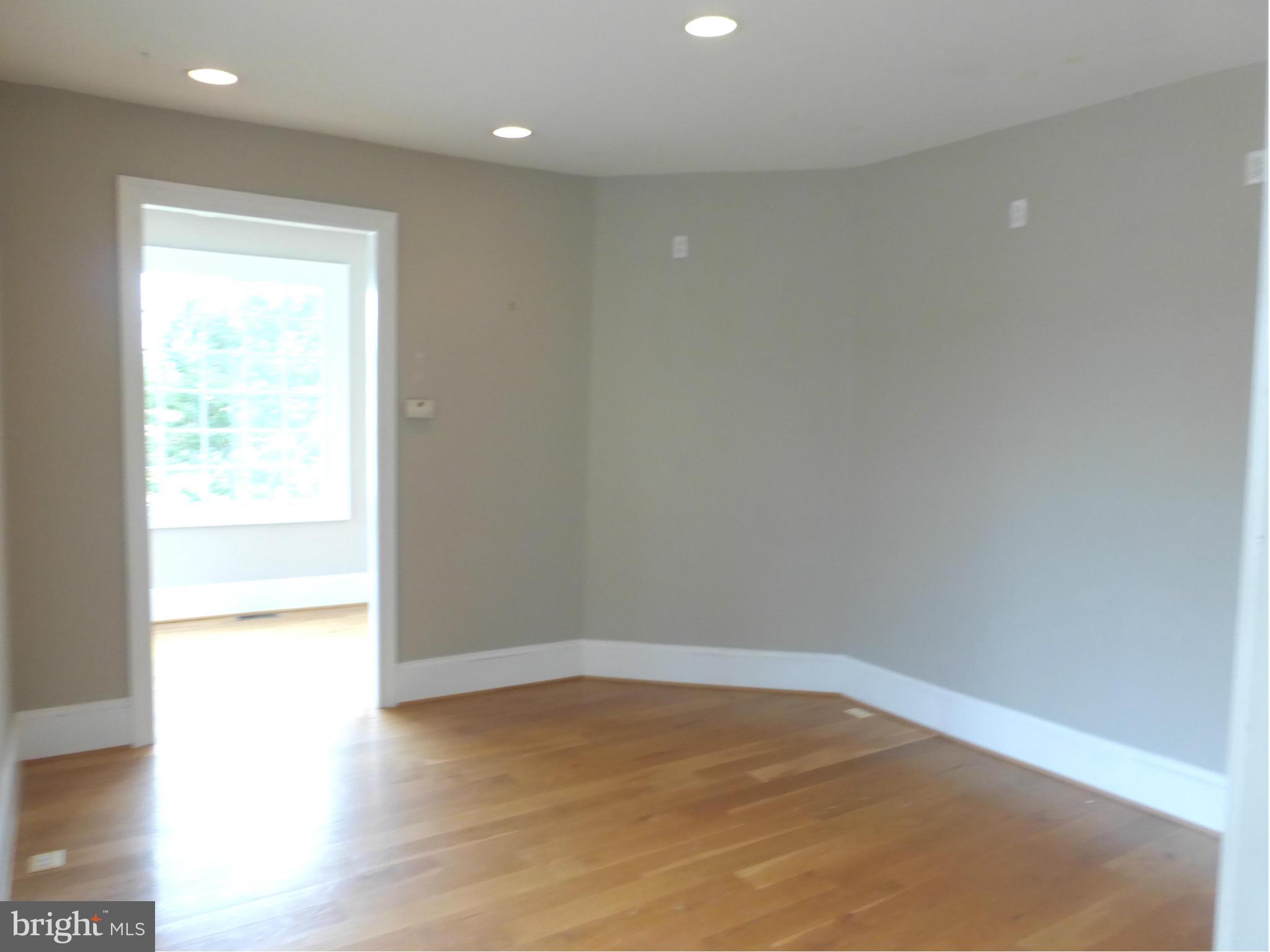 MOUNTAIN VIEW - Commercial Lease