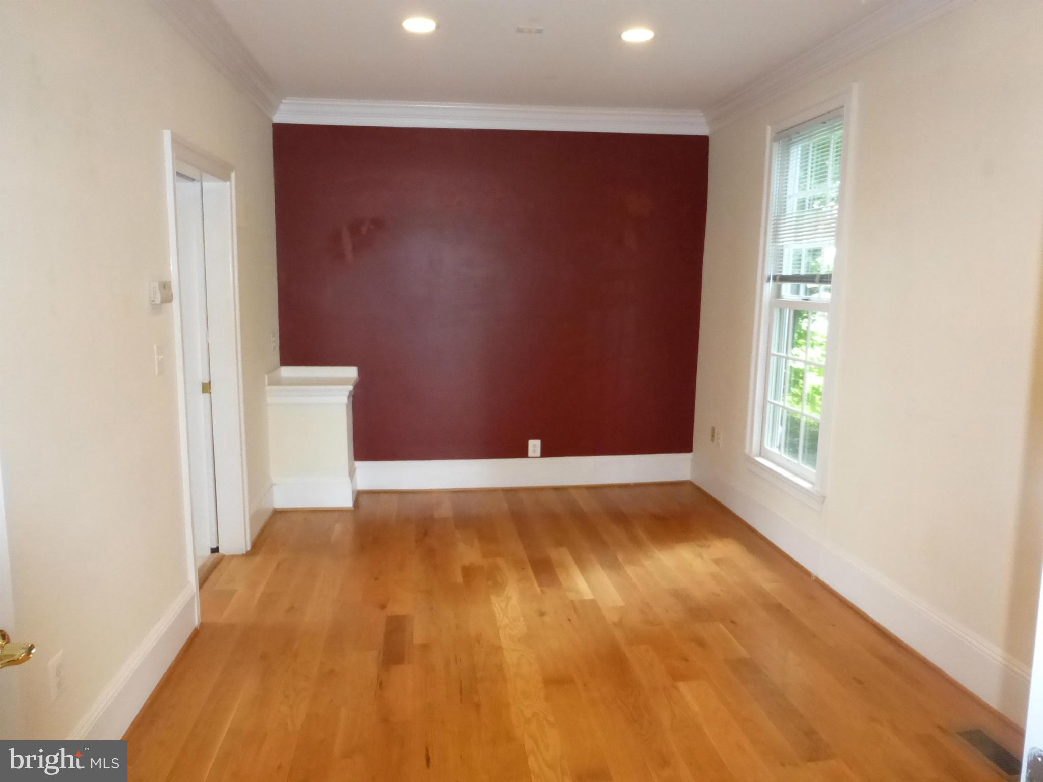 MOUNTAIN VIEW - Commercial Lease