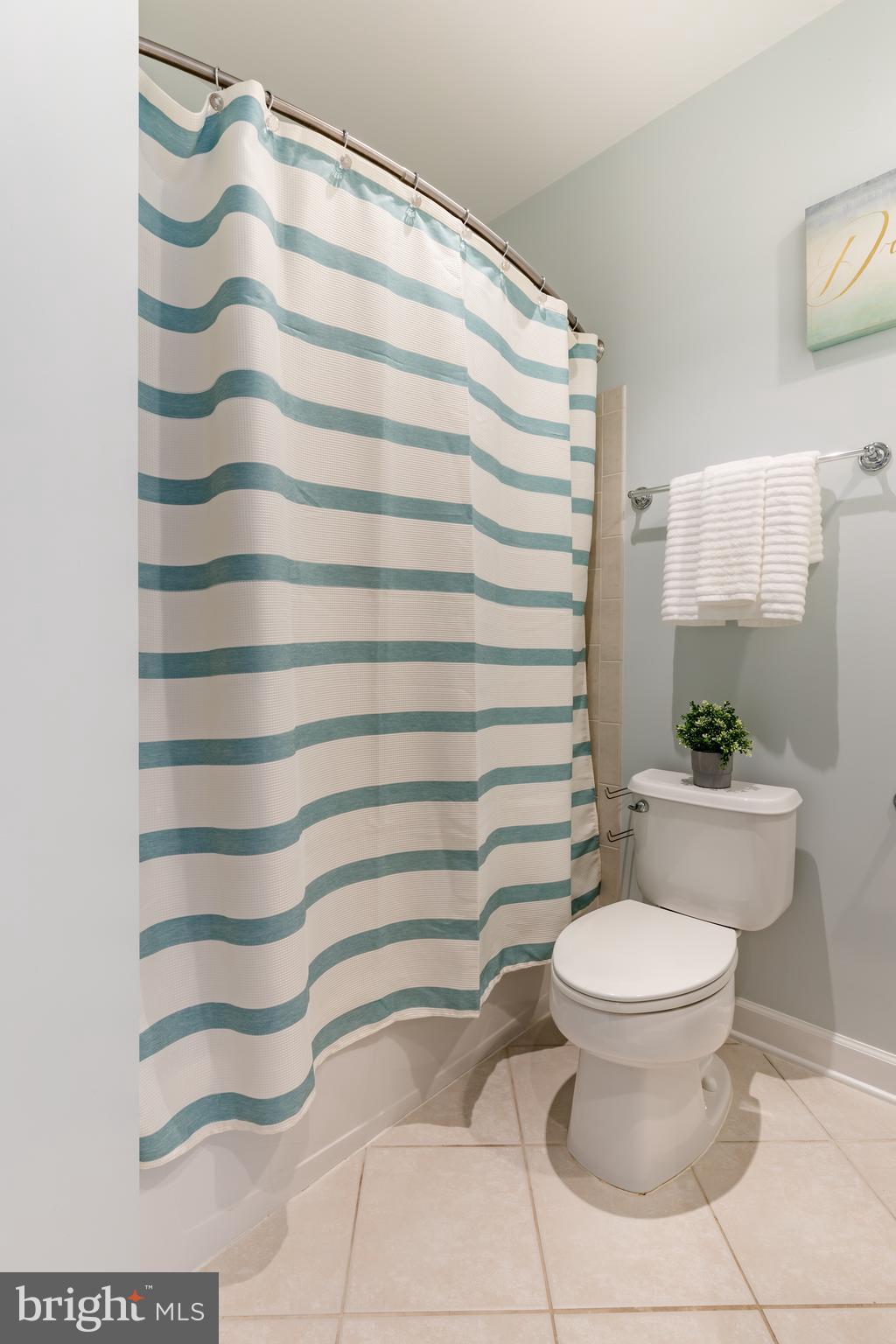 POTOMAC GREENS - Residential Lease