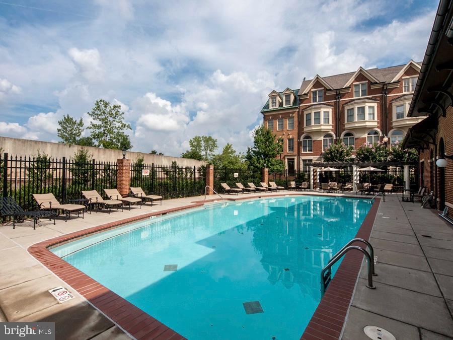 POTOMAC GREENS - Residential Lease