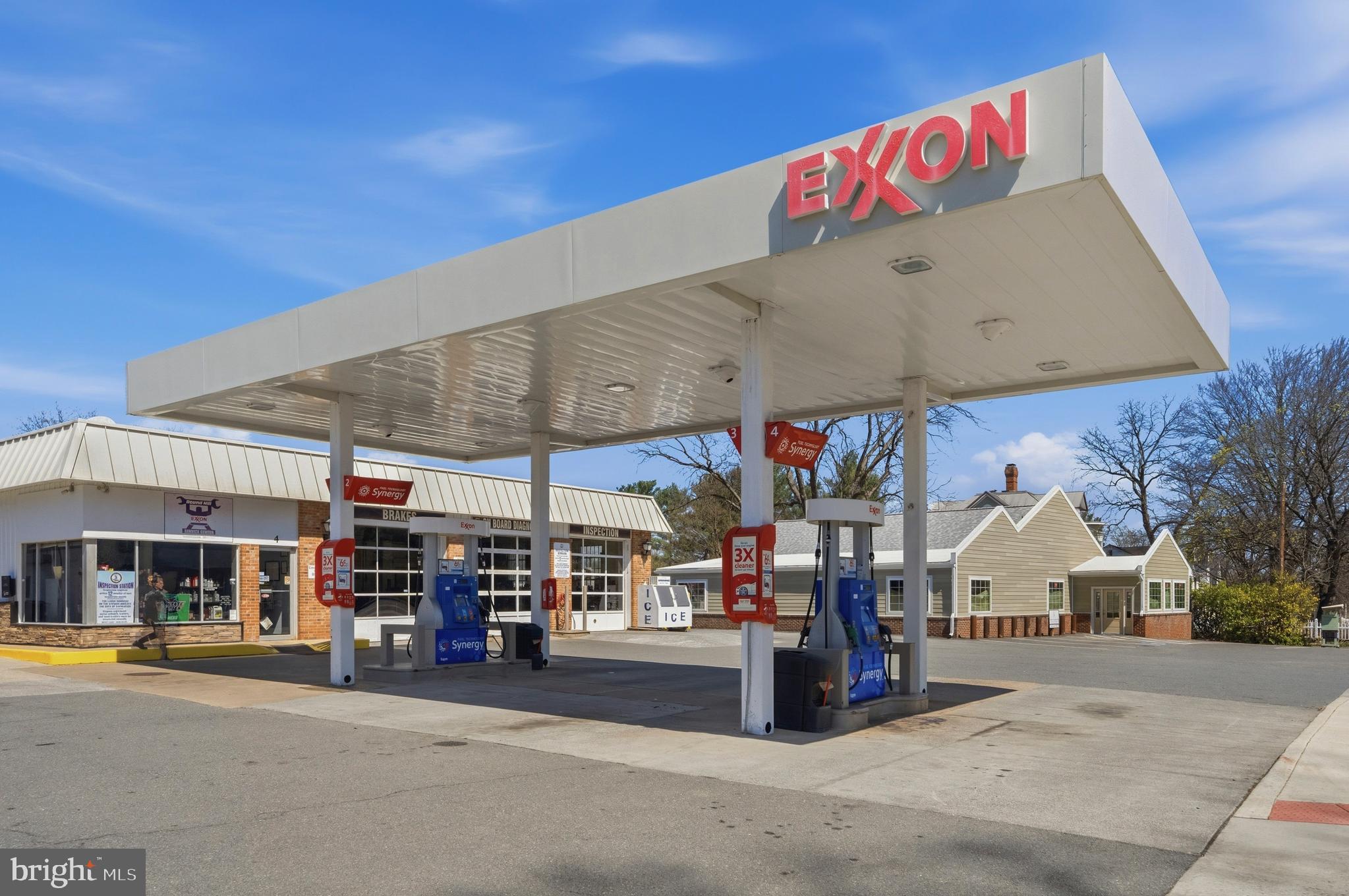 THE BLUFFS AT SLEETER LAKE - Residential