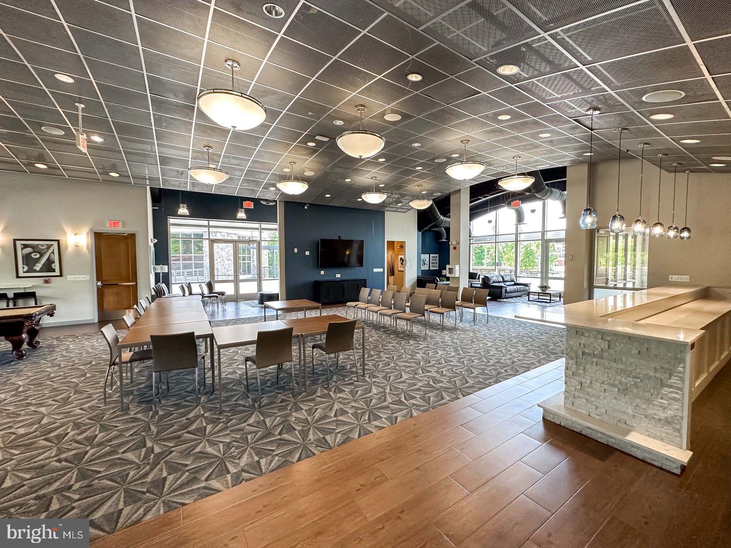 POTOMAC CLUB CONDOMINIUMS - Residential
