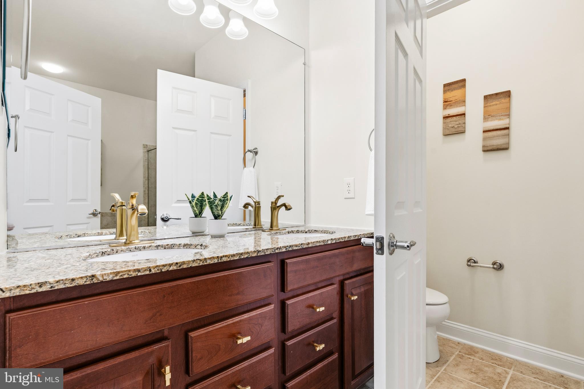 POTOMAC CLUB CONDOMINIUMS - Residential