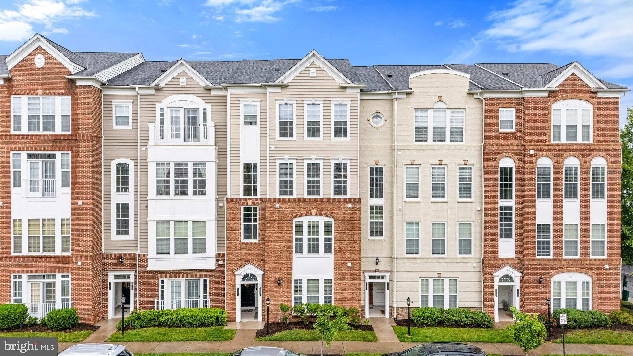 POTOMAC CLUB CONDOMINIUMS - Residential
