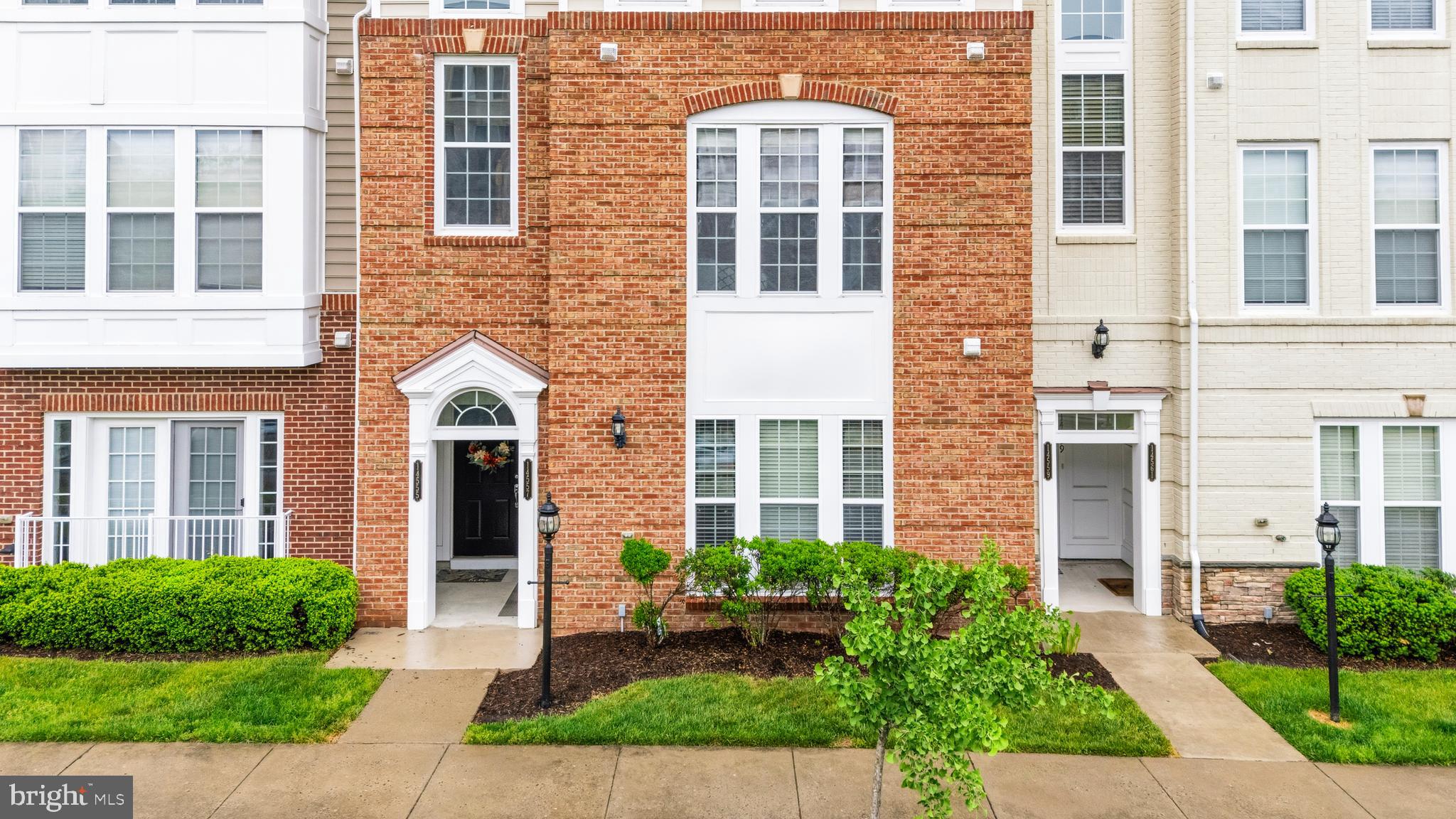 POTOMAC CLUB CONDOMINIUMS - Residential