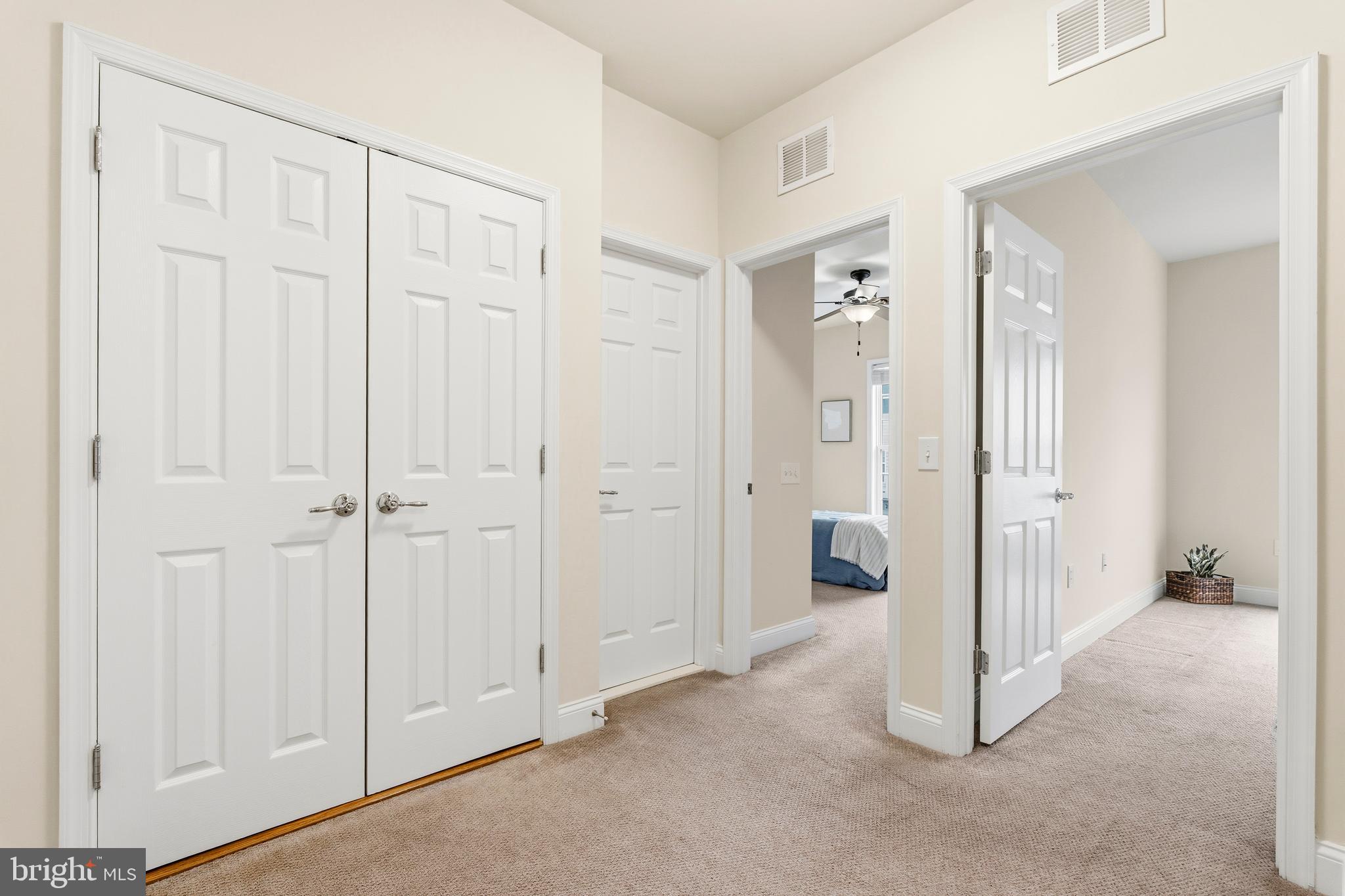 POTOMAC CLUB CONDOMINIUMS - Residential