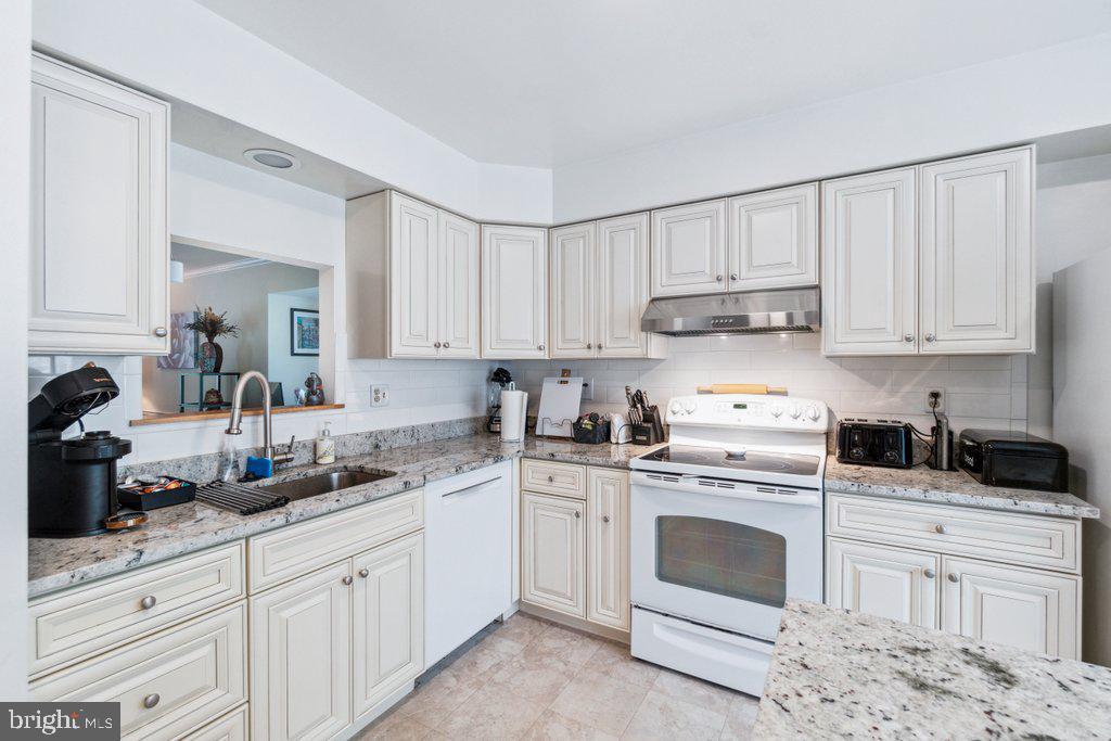 DORSEY HALL - Residential