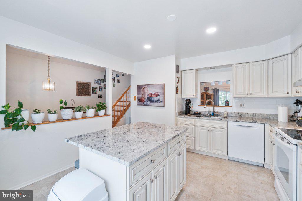 DORSEY HALL - Residential