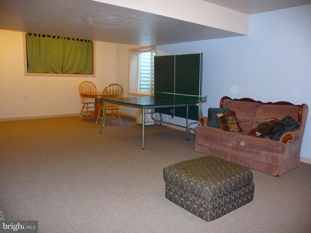 ELM TREE - Residential