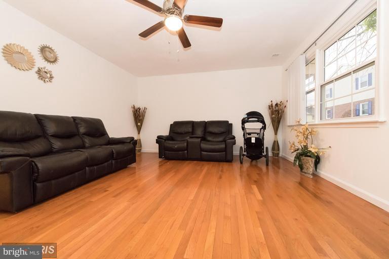 WILLIAMSTOWN - Residential