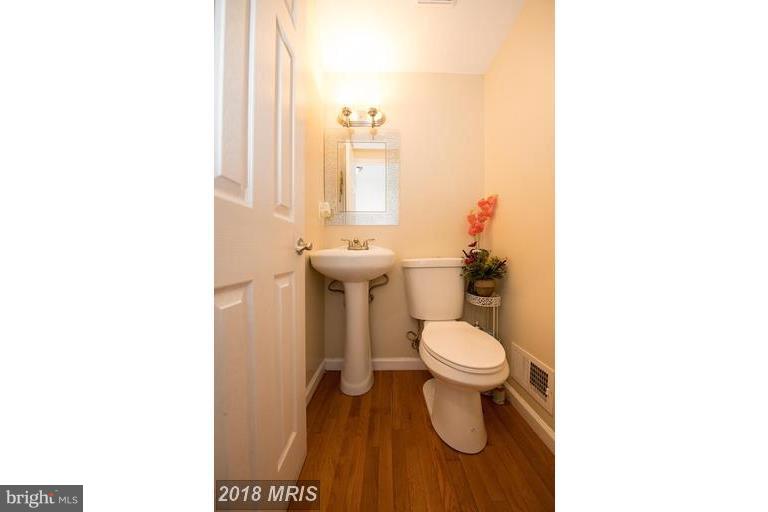 WILLIAMSTOWN - Residential