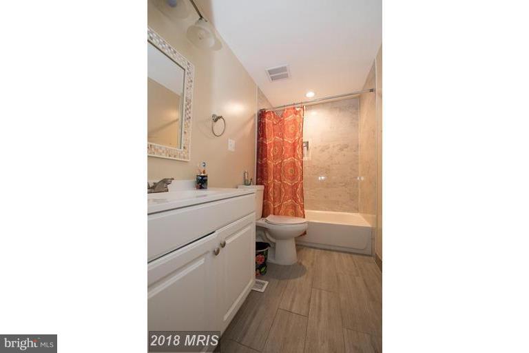 WILLIAMSTOWN - Residential