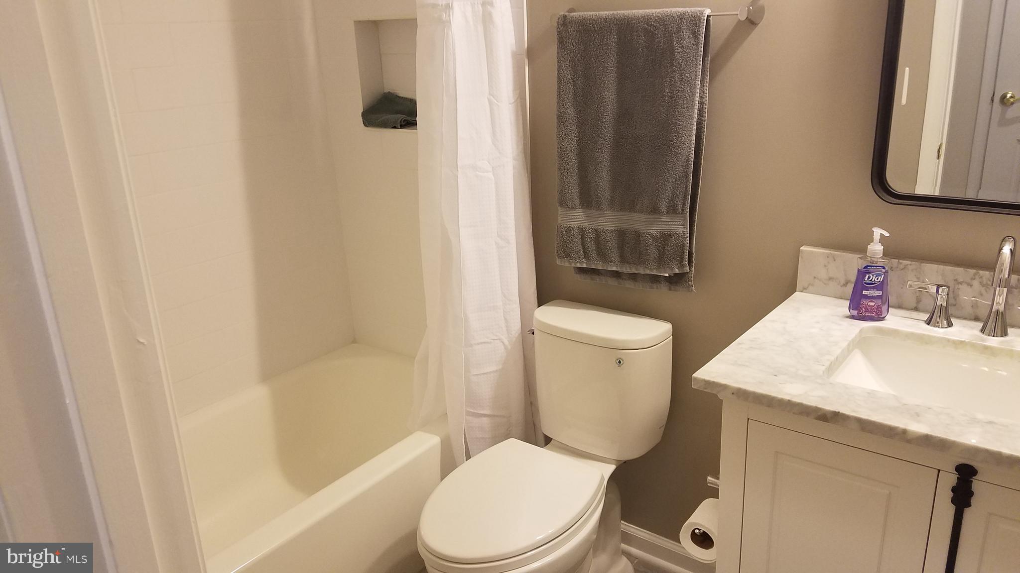 LANSDOWNE ON THE POTOMAC - Residential