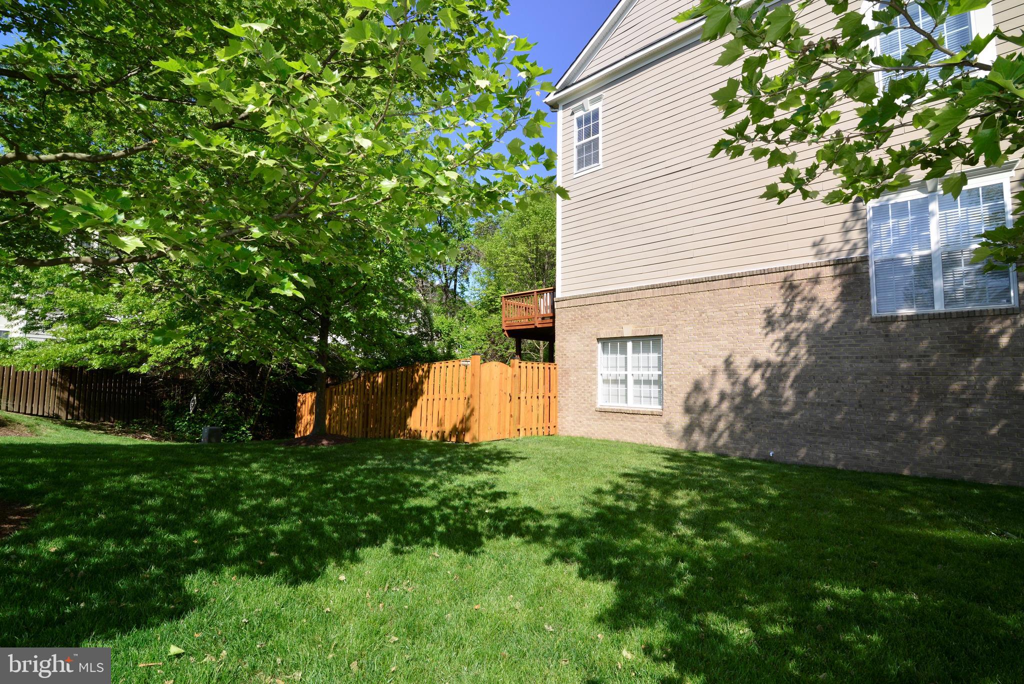 LANSDOWNE ON THE POTOMAC - Residential