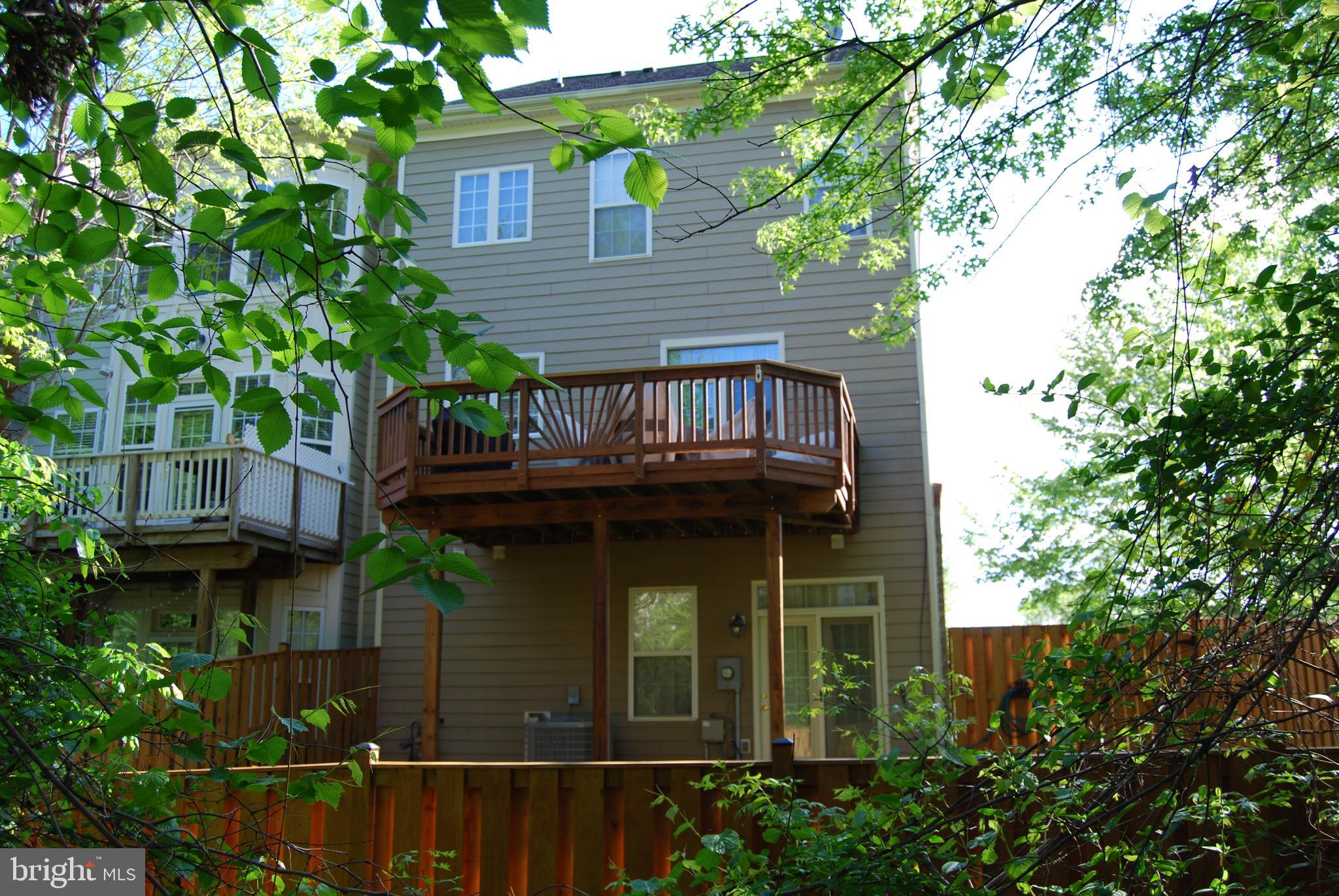 LANSDOWNE ON THE POTOMAC - Residential