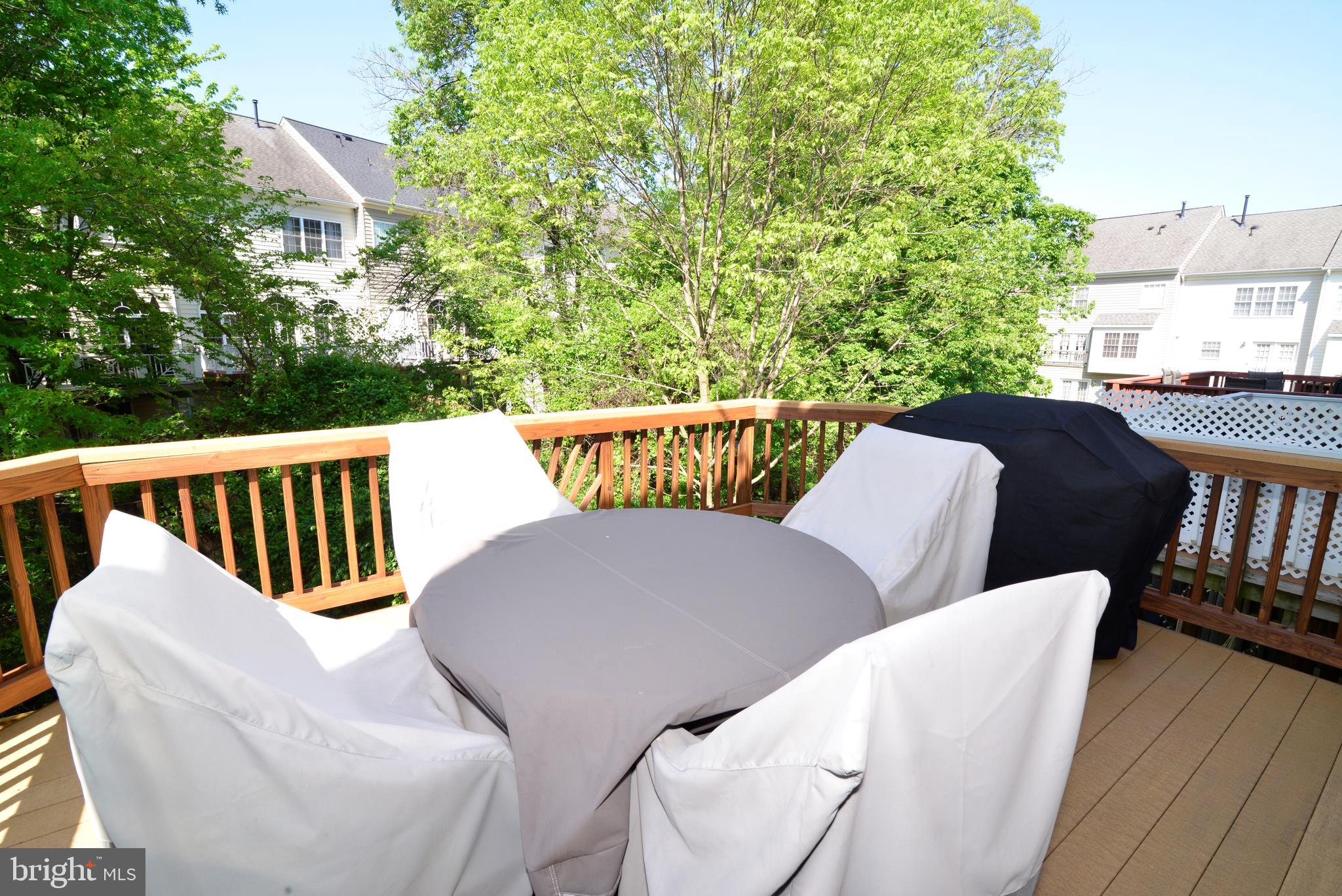 LANSDOWNE ON THE POTOMAC - Residential